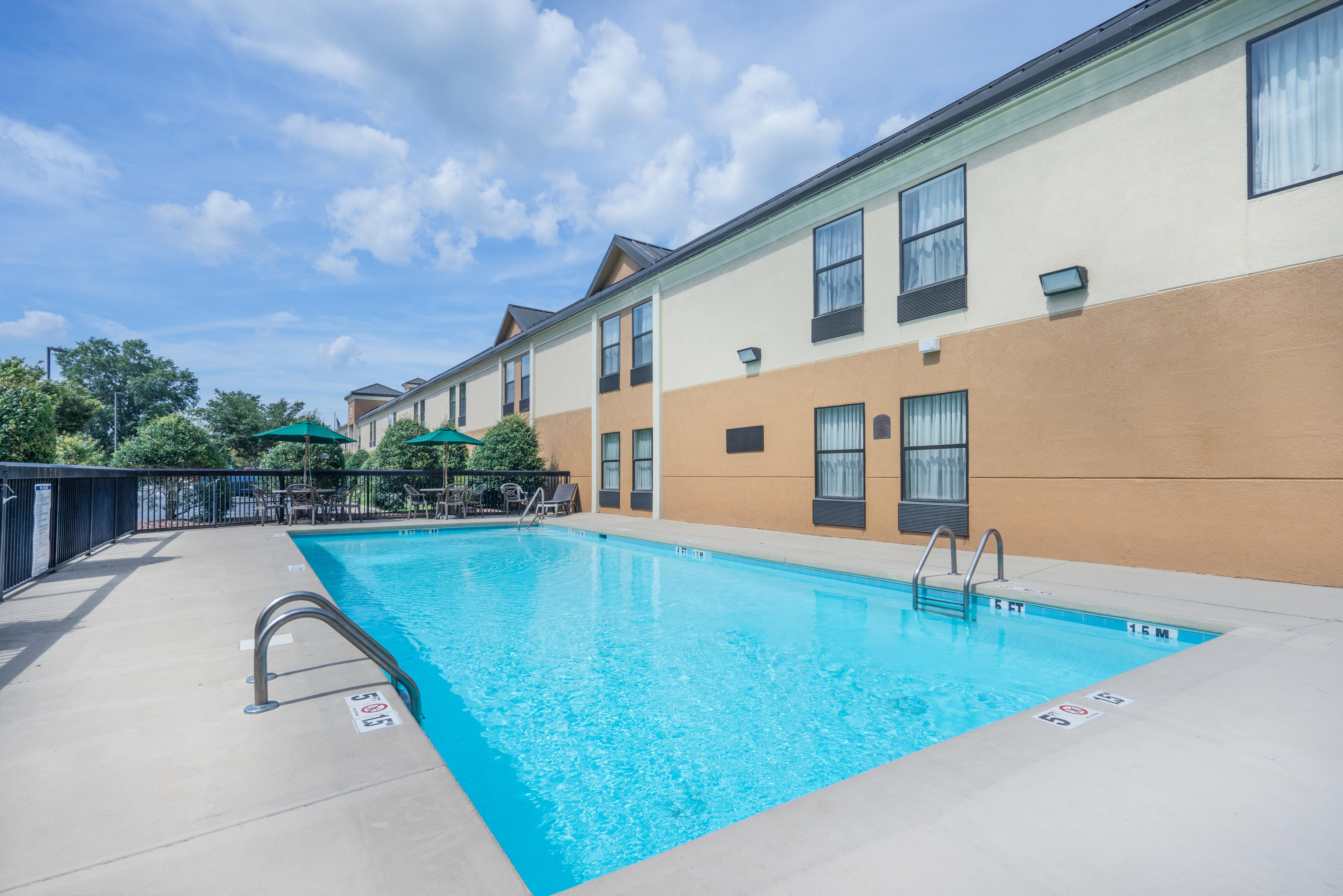 Clarion Pointe New Bern Hotel Buitenkant foto
