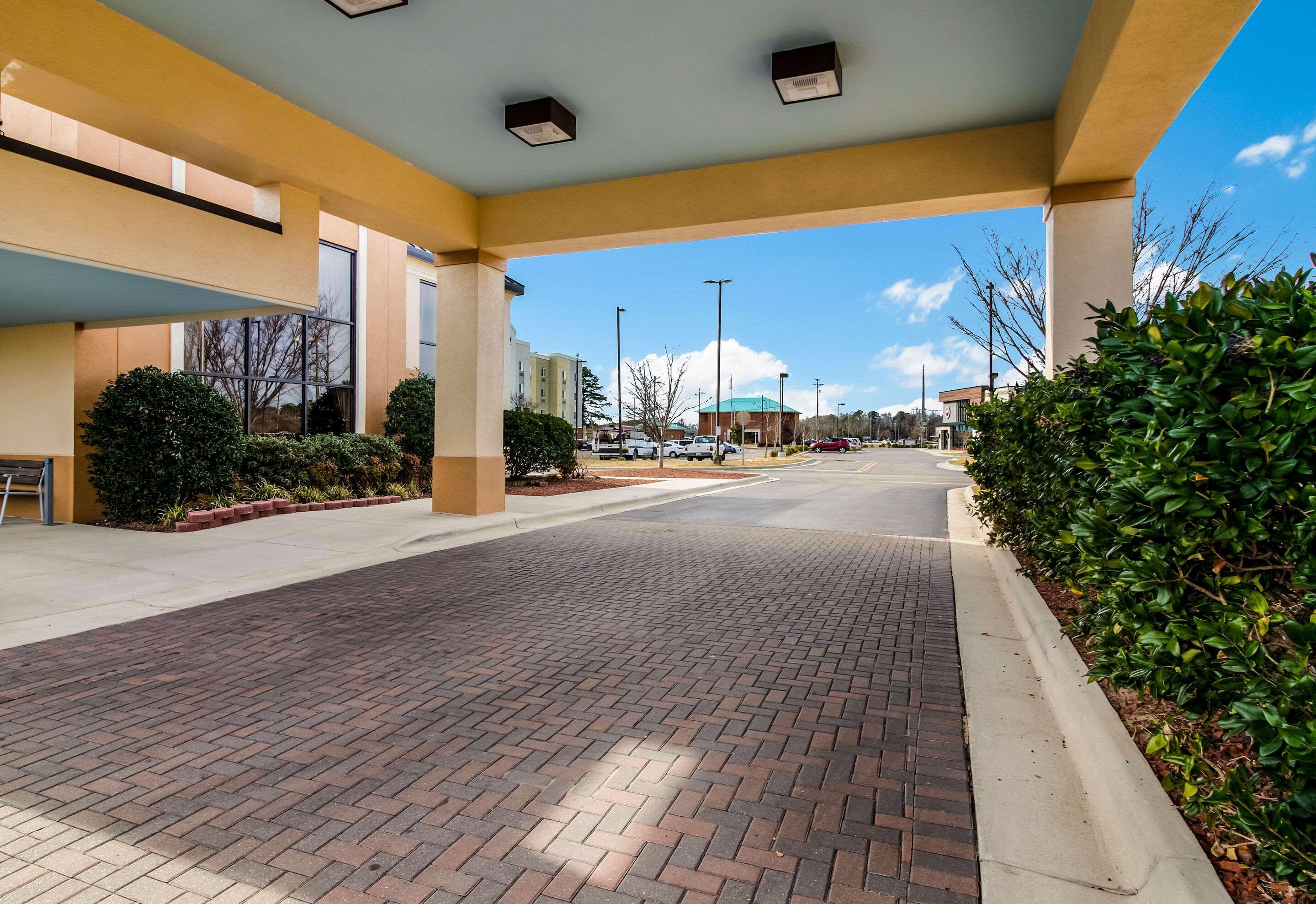 Clarion Pointe New Bern Hotel Buitenkant foto