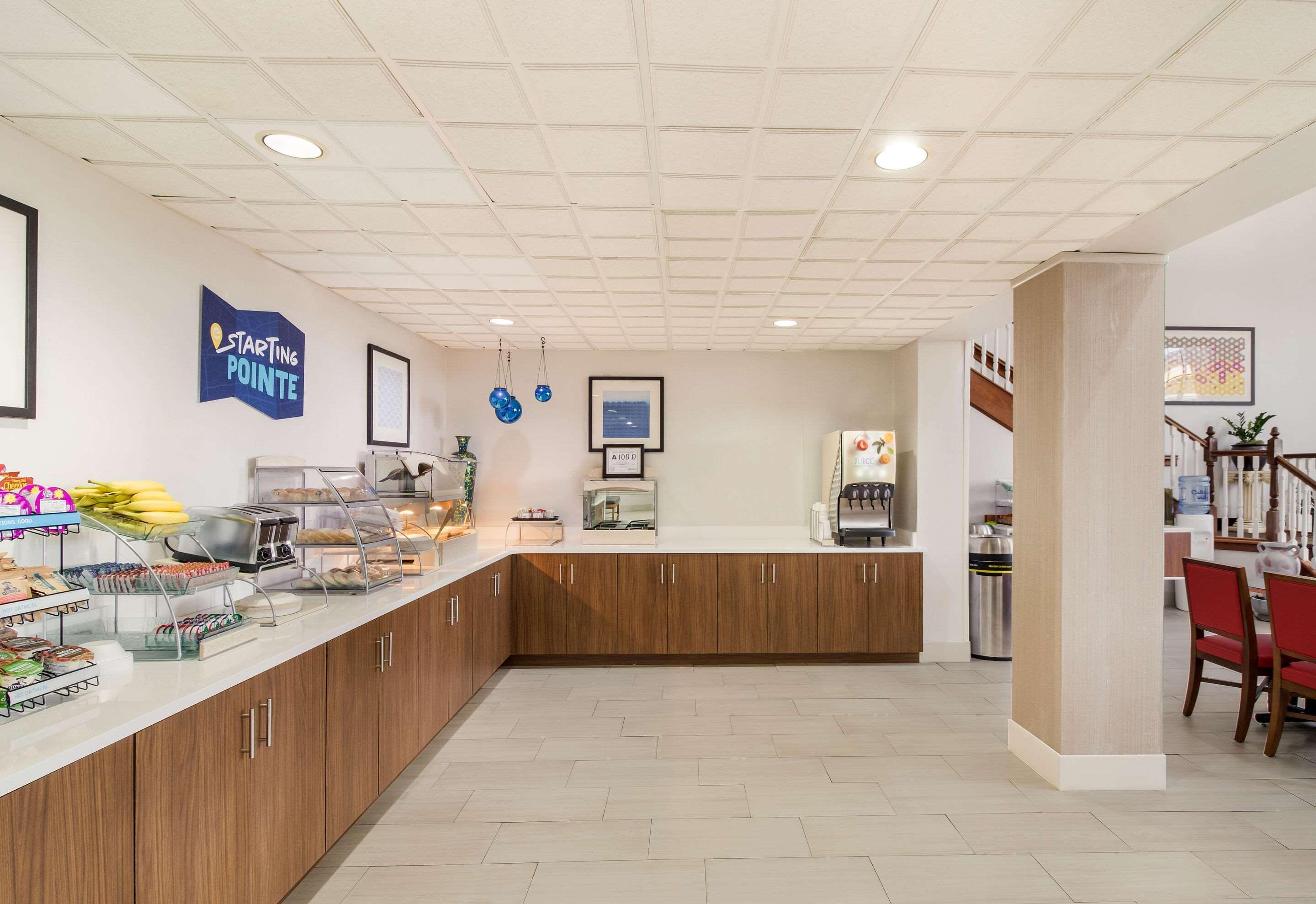 Clarion Pointe New Bern Hotel Buitenkant foto