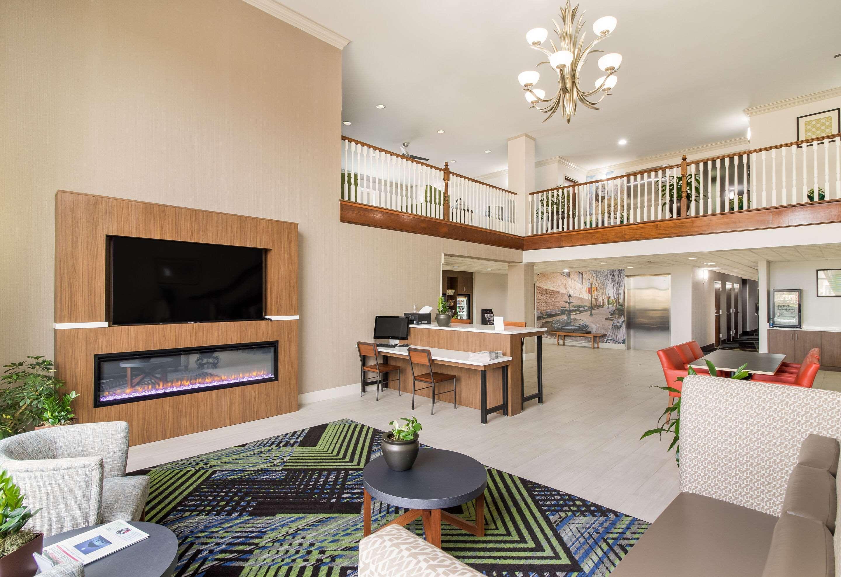 Clarion Pointe New Bern Hotel Buitenkant foto