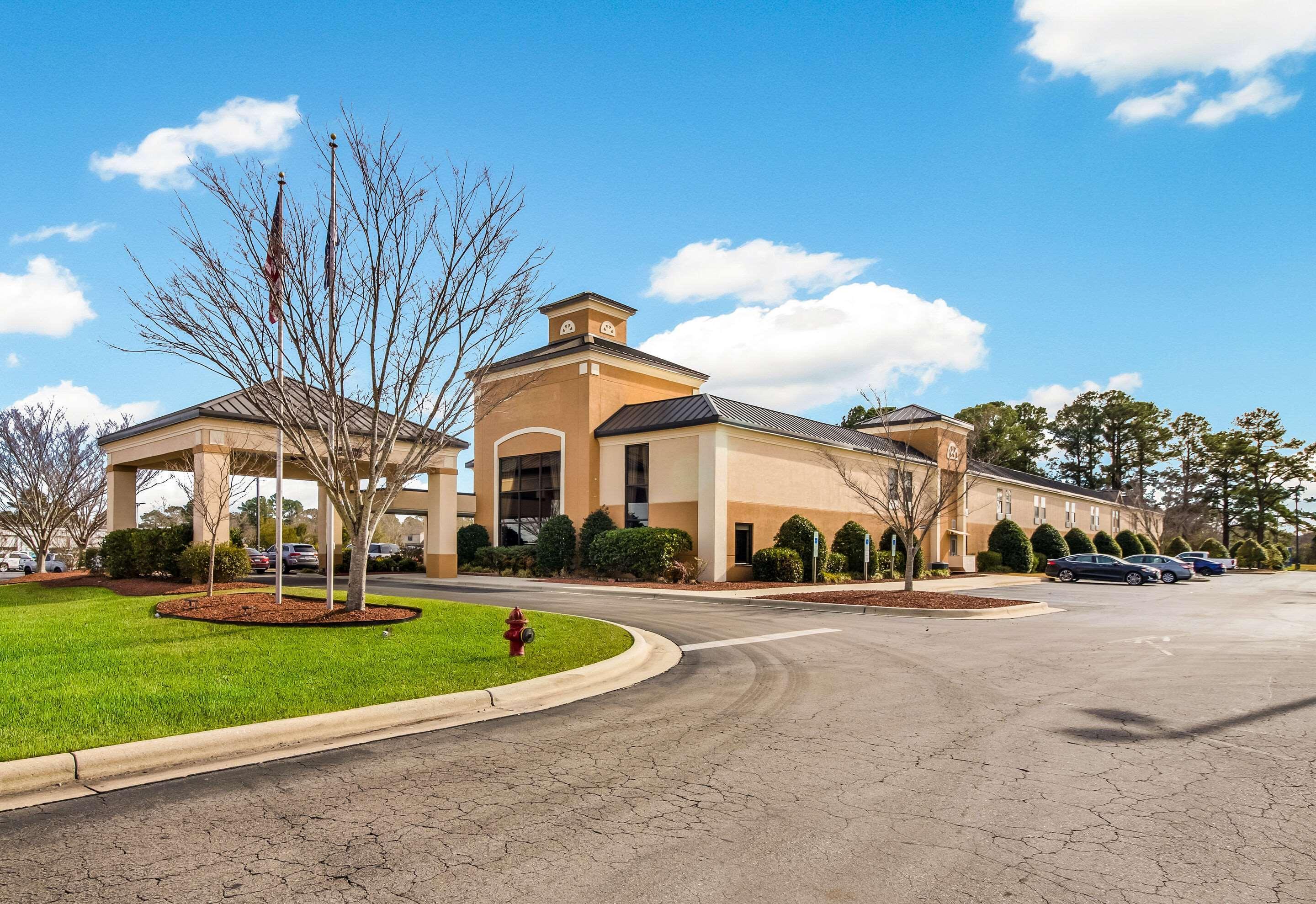 Clarion Pointe New Bern Hotel Buitenkant foto