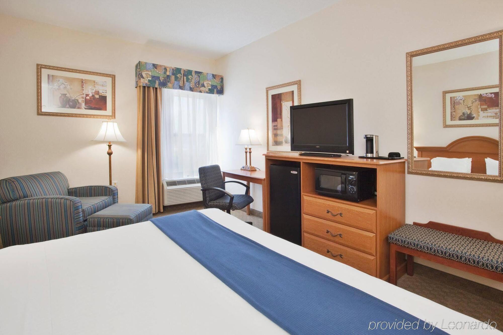 Clarion Pointe New Bern Hotel Buitenkant foto